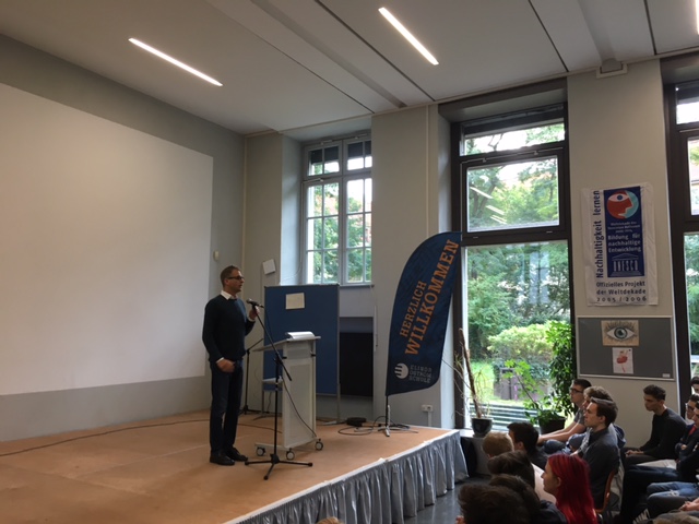 Besuch Von Stefan Liebich An Der Elinor Ostrom Schule